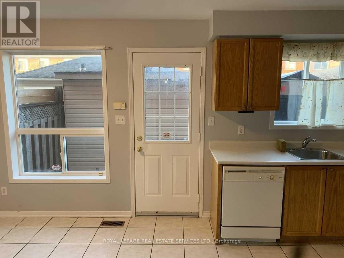 2162 St Clair Avenue W, Toronto, Ontario  M6N 5C1 - Photo 6 - W12511820