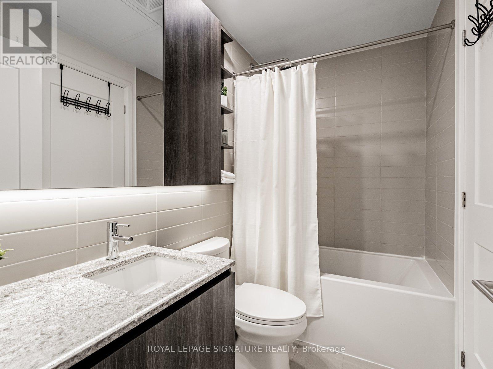 102 - 21 Park Street E, Mississauga, Ontario  L5G 0C2 - Photo 11 - W12511850