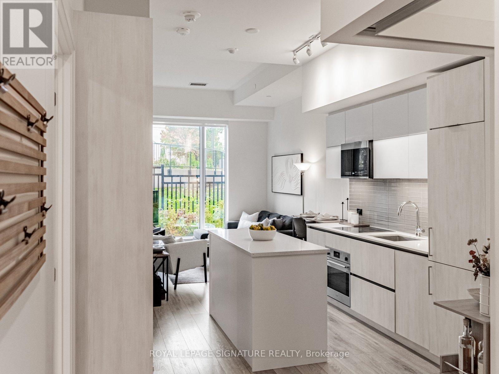 102 - 21 Park Street E, Mississauga, Ontario  L5G 0C2 - Photo 5 - W12511850