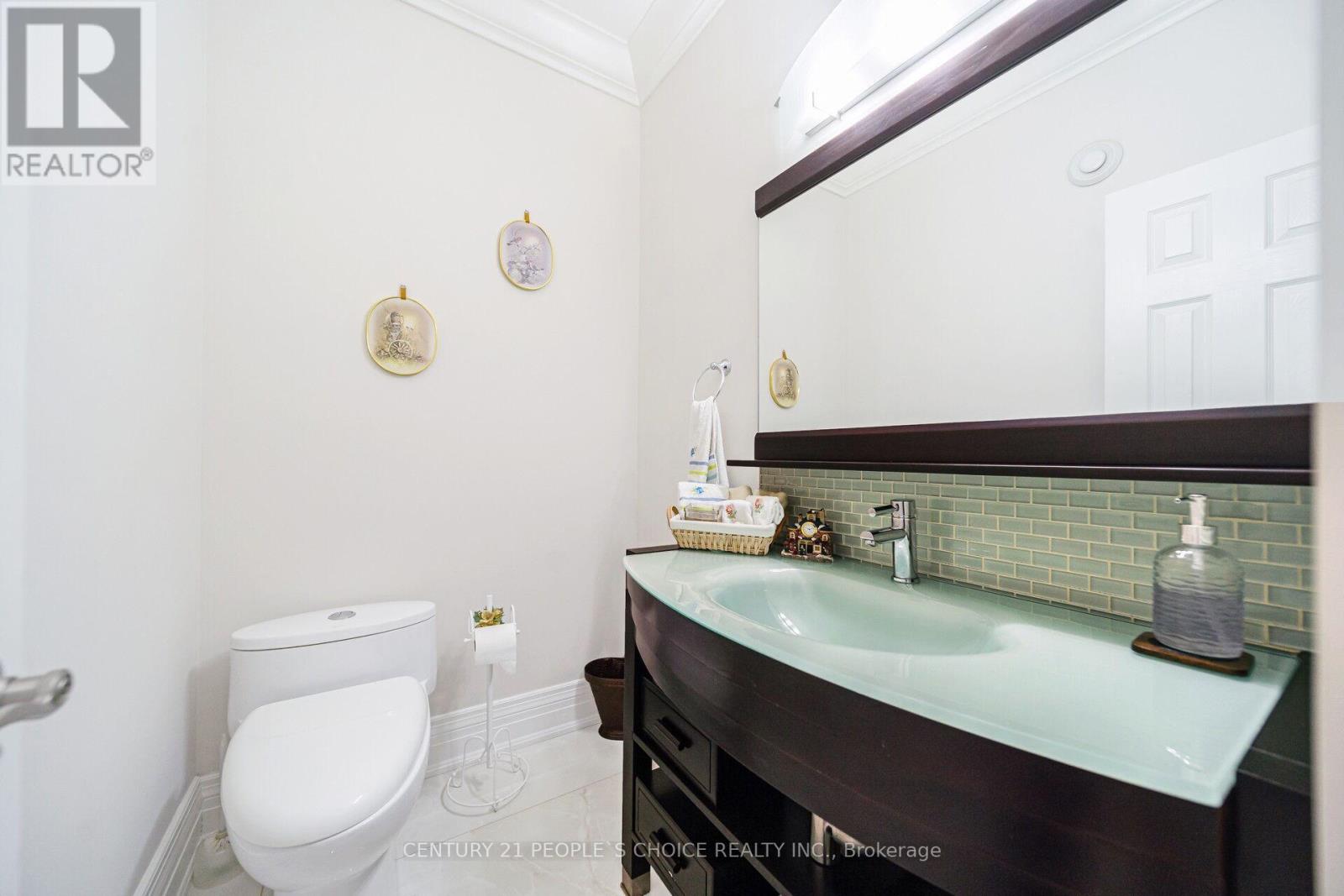 915 Gaslight Way, Mississauga, Ontario  L5W 1A2 - Photo 10 - W12511864