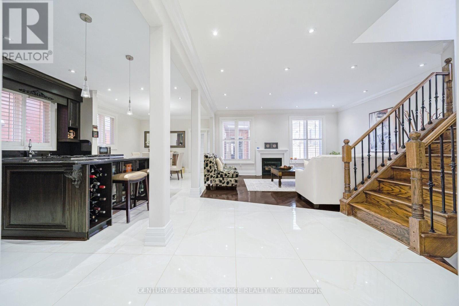 915 Gaslight Way, Mississauga, Ontario  L5W 1A2 - Photo 11 - W12511864