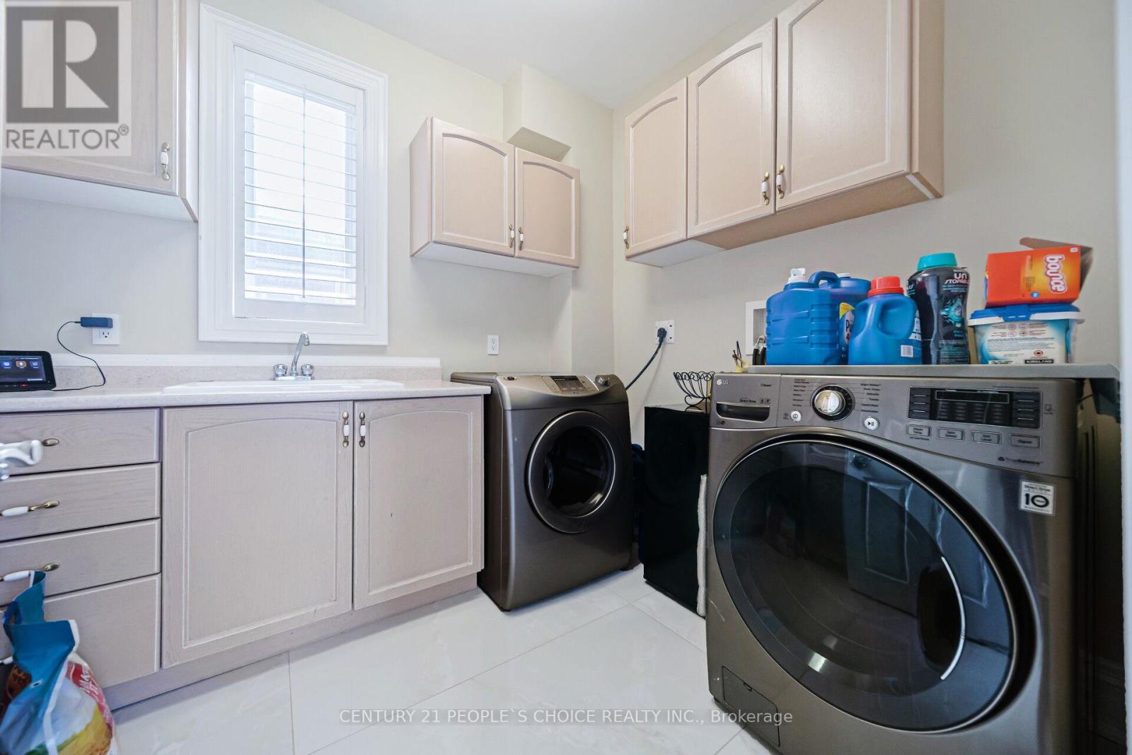 915 Gaslight Way, Mississauga, Ontario  L5W 1A2 - Photo 23 - W12511864