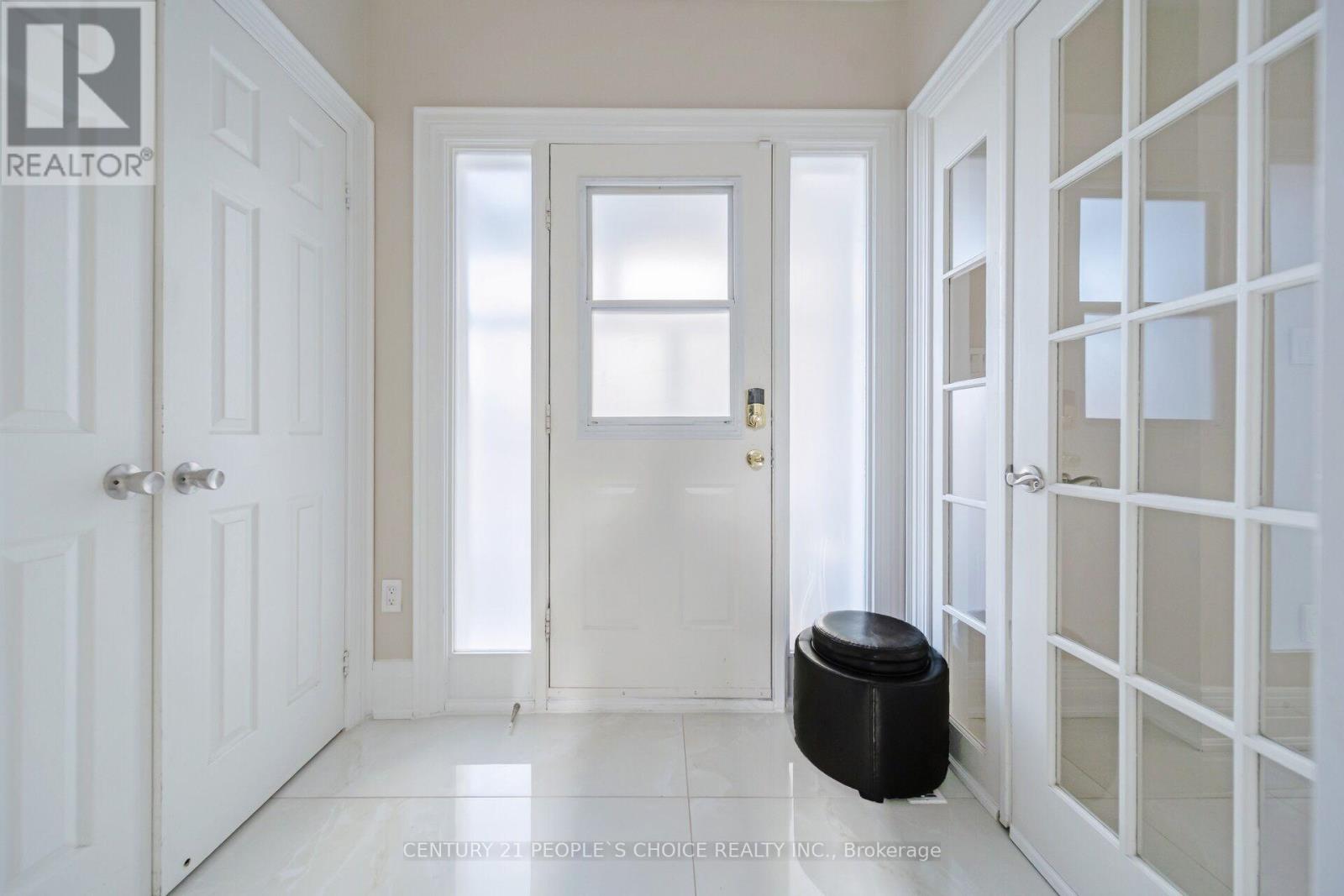 915 Gaslight Way, Mississauga, Ontario  L5W 1A2 - Photo 24 - W12511864