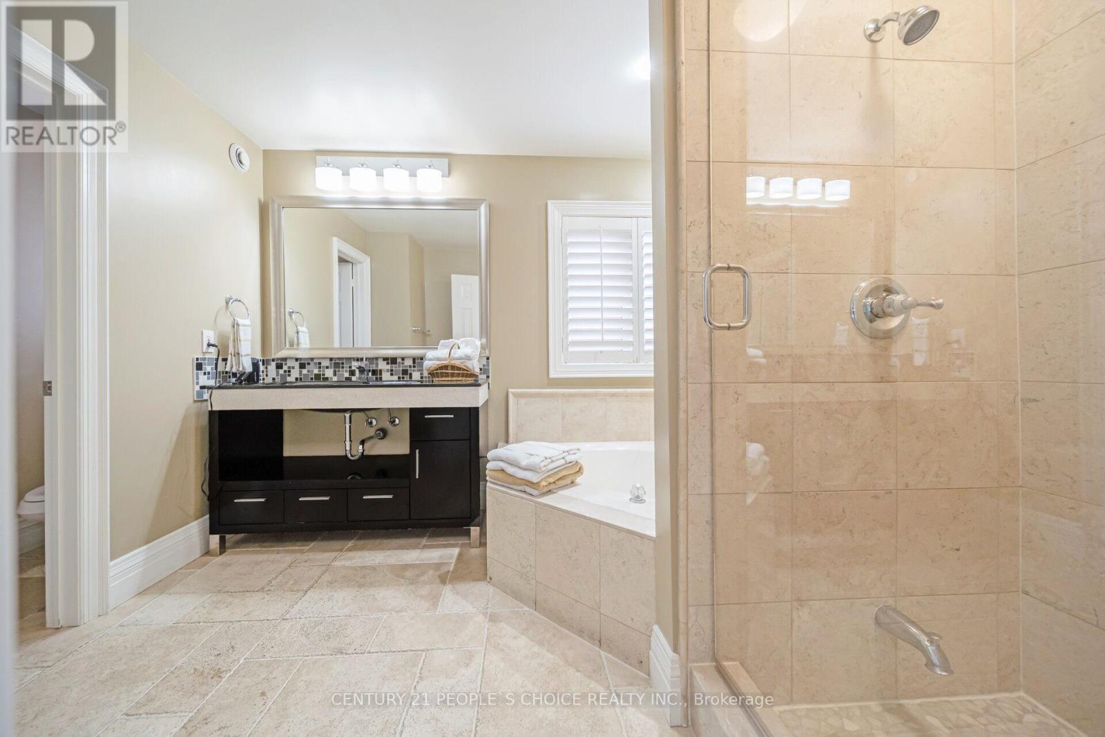 915 Gaslight Way, Mississauga, Ontario  L5W 1A2 - Photo 30 - W12511864