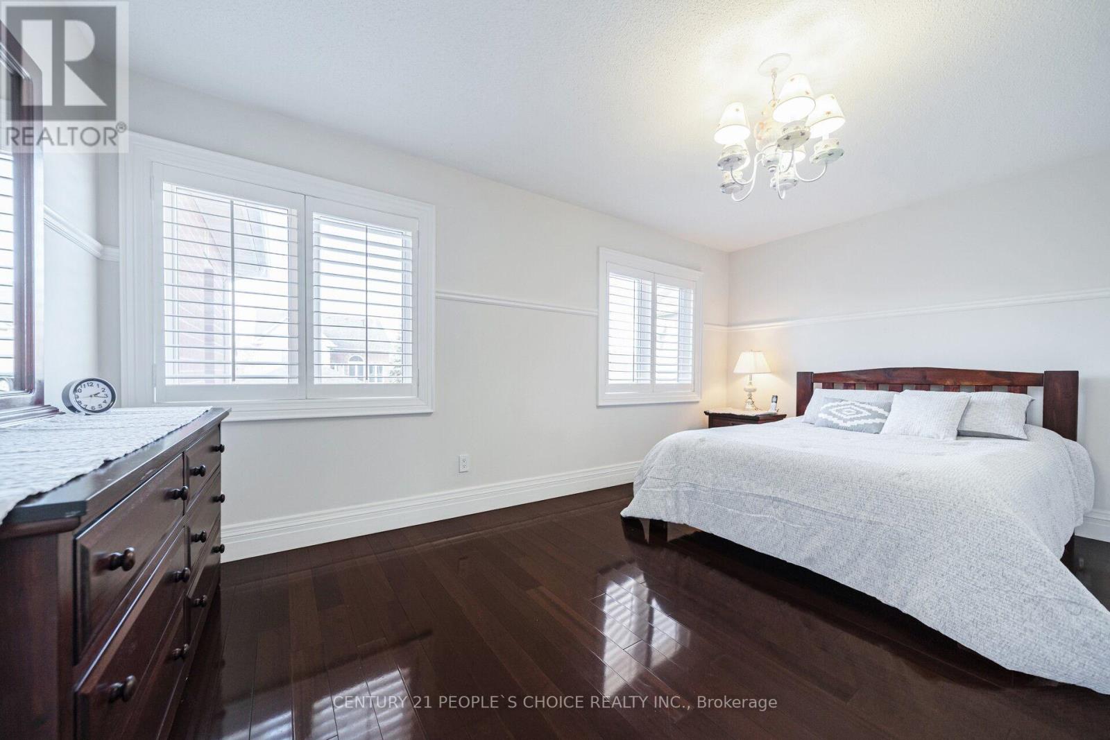 915 Gaslight Way, Mississauga, Ontario  L5W 1A2 - Photo 31 - W12511864