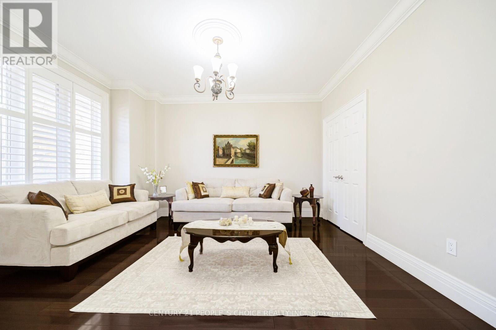 915 Gaslight Way, Mississauga, Ontario  L5W 1A2 - Photo 6 - W12511864