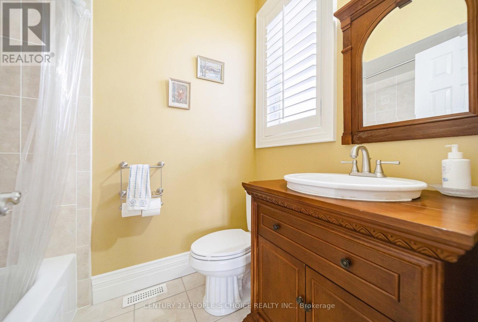 915 Gaslight Way, Mississauga, Ontario  L5W 1A2 - Photo 9 - W12511864