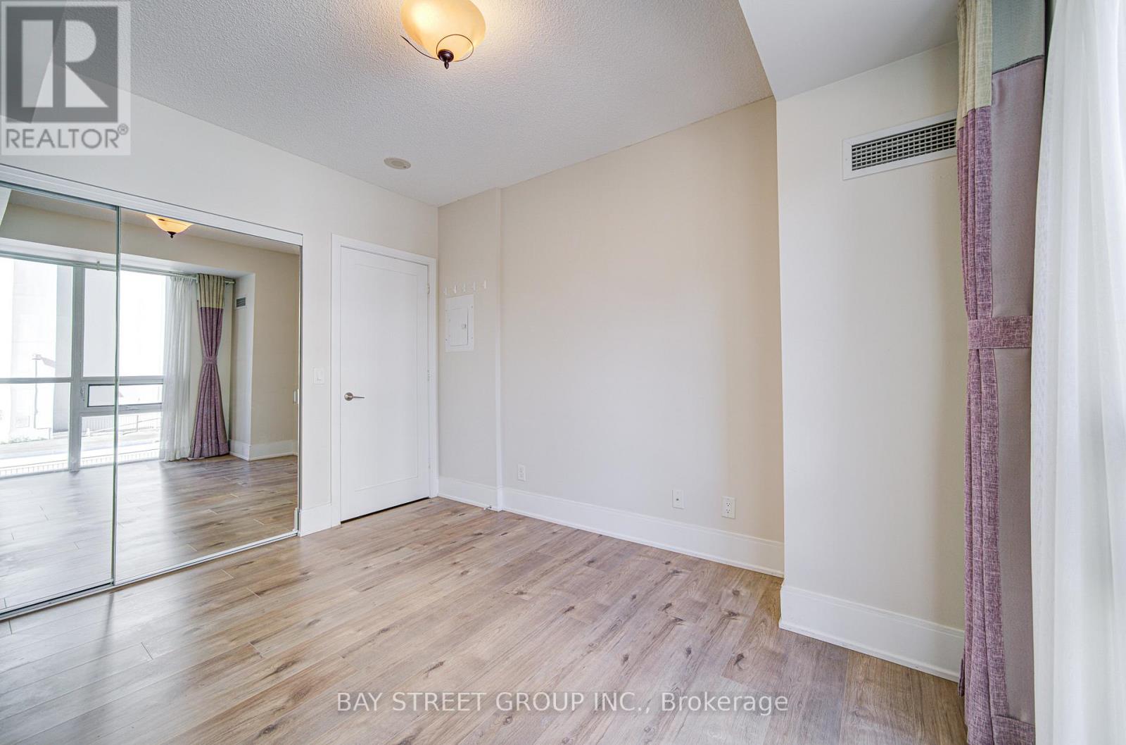 212 - 70 Roehampton Avenue, Toronto, Ontario  M4P 1R2 - Photo 29 - C12510754