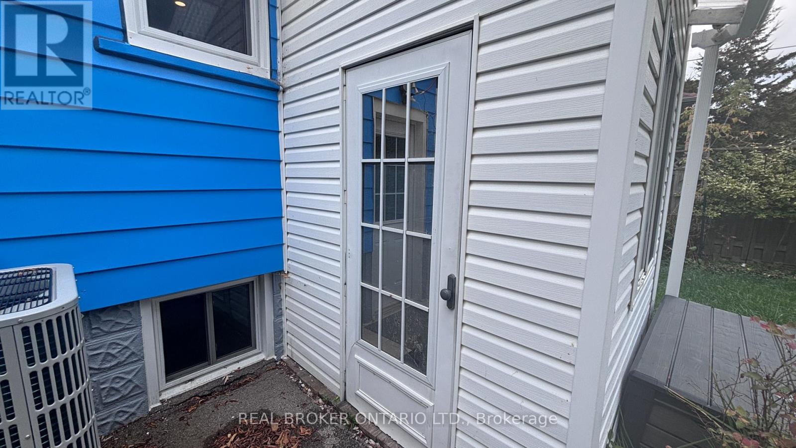 LOWER - 75 VANBRUGH AVENUE, Toronto, Ontario