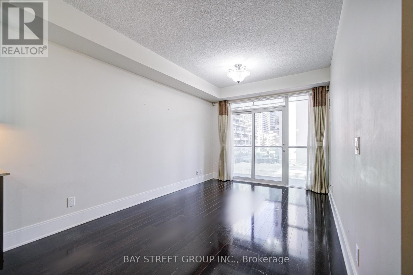 212 - 70 Roehampton Avenue, Toronto, Ontario  M4P 1R2 - Photo 22 - C12510754