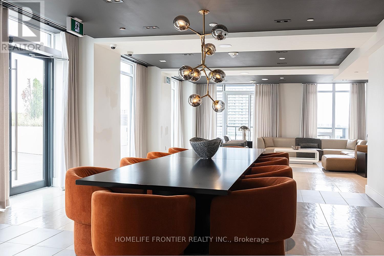 210w - 3 Rosewater Street, Richmond Hill, Ontario  L4K 5T6 - Photo 19 - N12501980