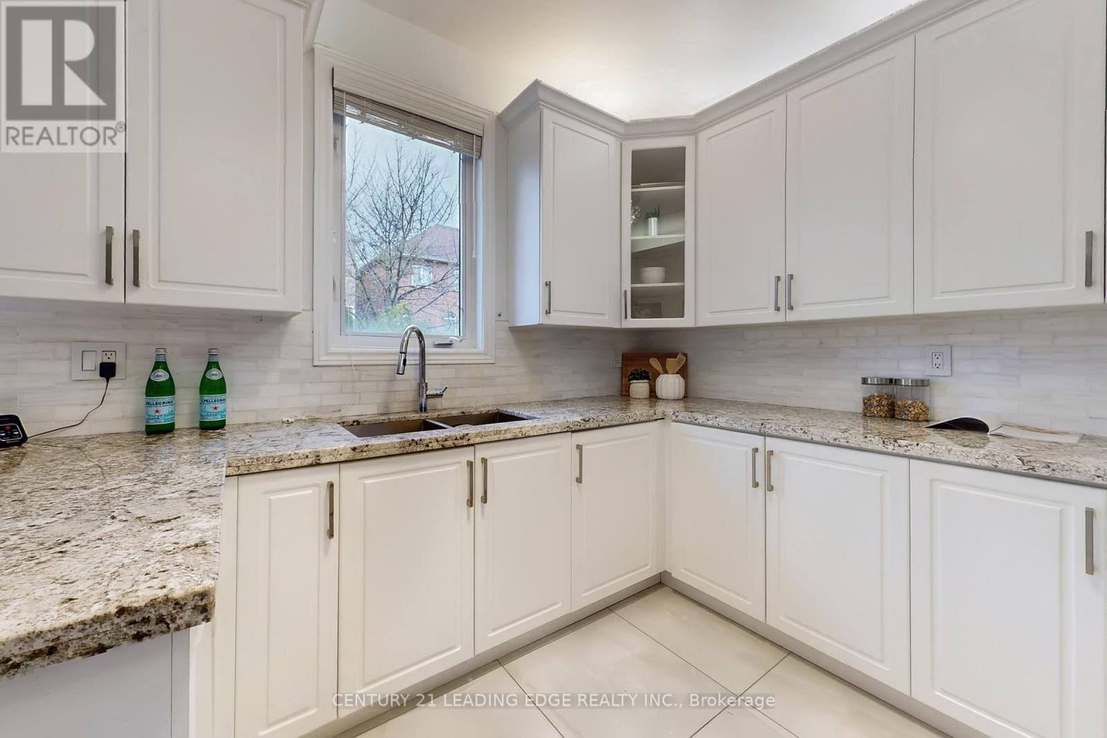 18 Fountain Court, Richmond Hill, Ontario  L4S 2K4 - Photo 16 - N12511870