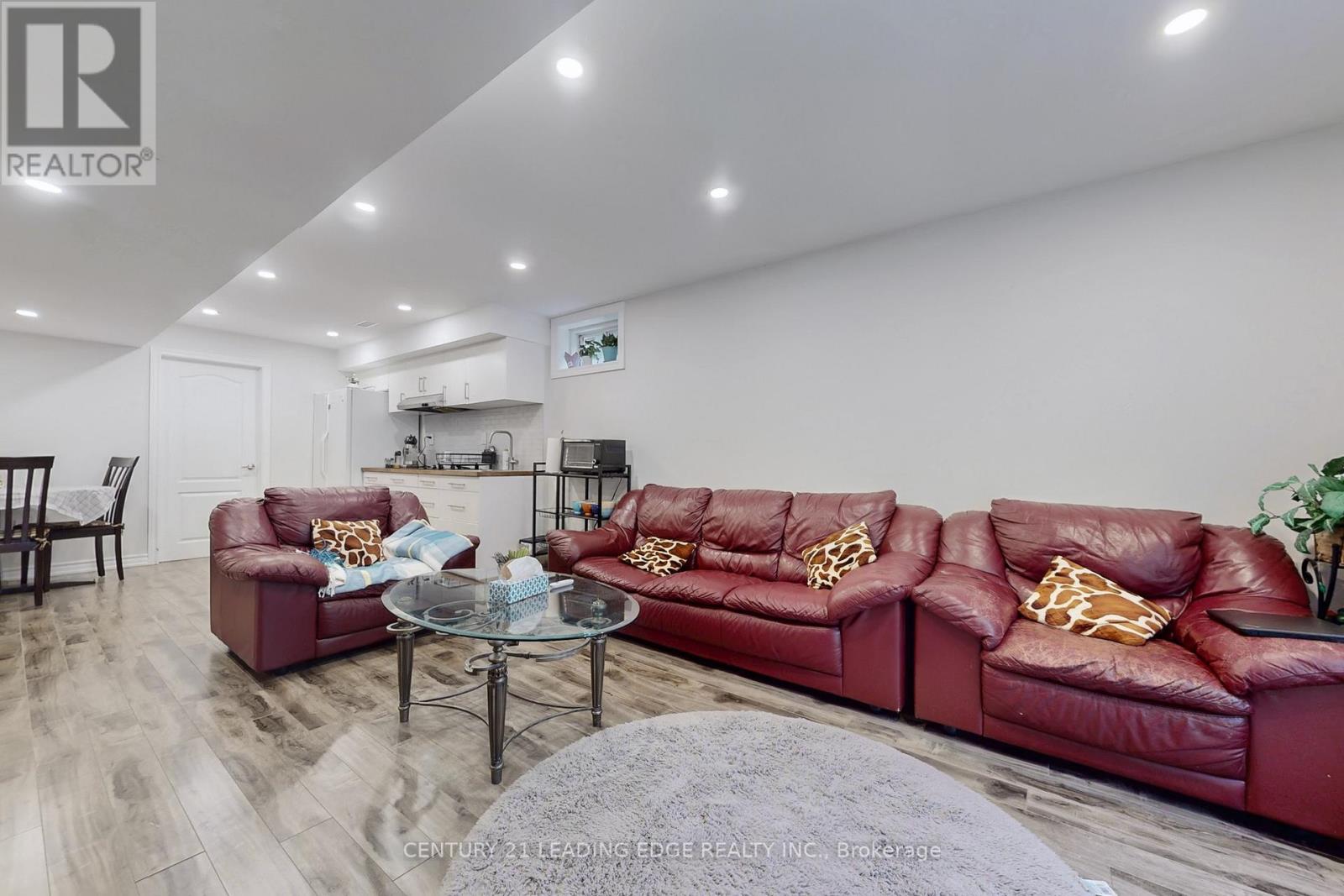 18 Fountain Court, Richmond Hill, Ontario  L4S 2K4 - Photo 38 - N12511870