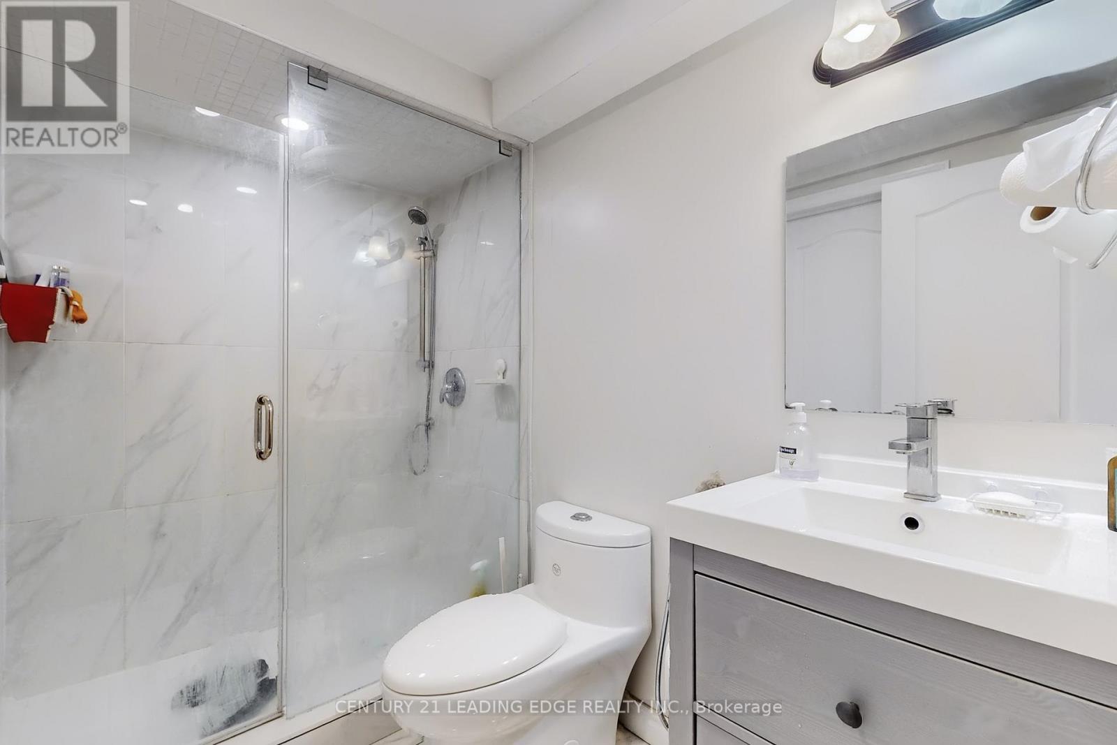 18 Fountain Court, Richmond Hill, Ontario  L4S 2K4 - Photo 44 - N12511870