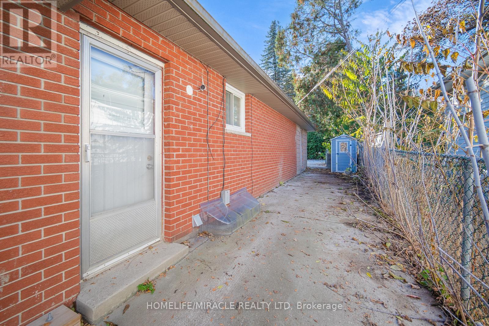 201 Emerson Avenue, London South, Ontario  N5Z 3L5 - Photo 37 - X12503012