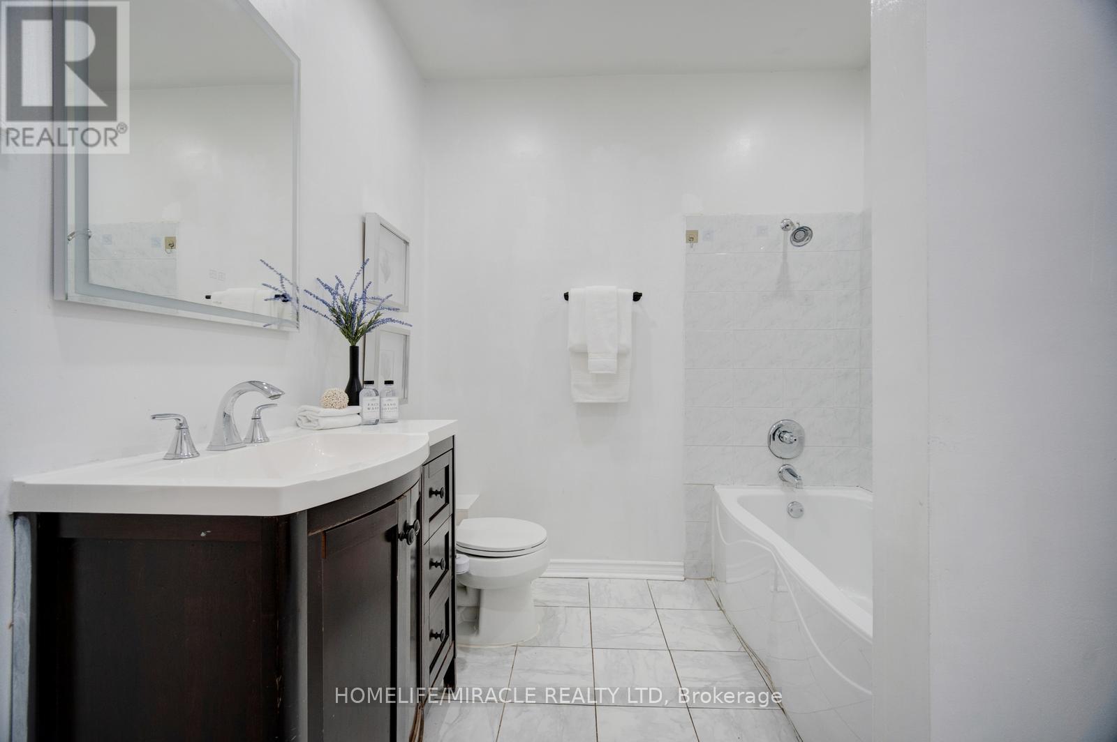 201 Emerson Avenue, London South, Ontario  N5Z 3L5 - Photo 18 - X12503012