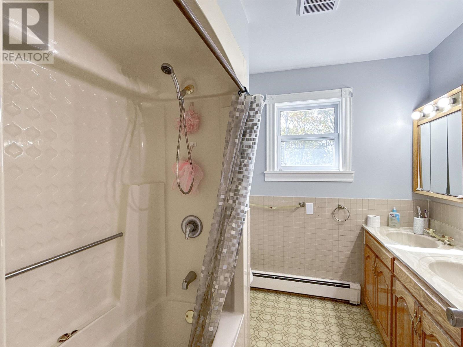 30 Ellis Road, Charlottetown, Prince Edward Island  C1A 6G7 - Photo 15 - 202527329