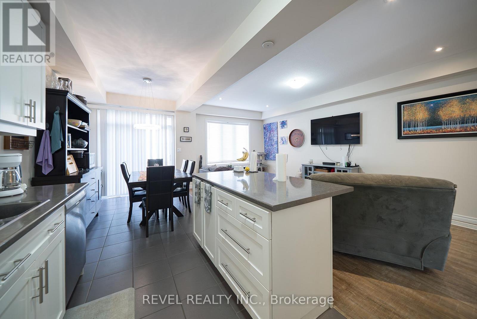 2b Vic Chambers Place, Brant, Ontario  N3L 0E7 - Photo 10 - X12511786