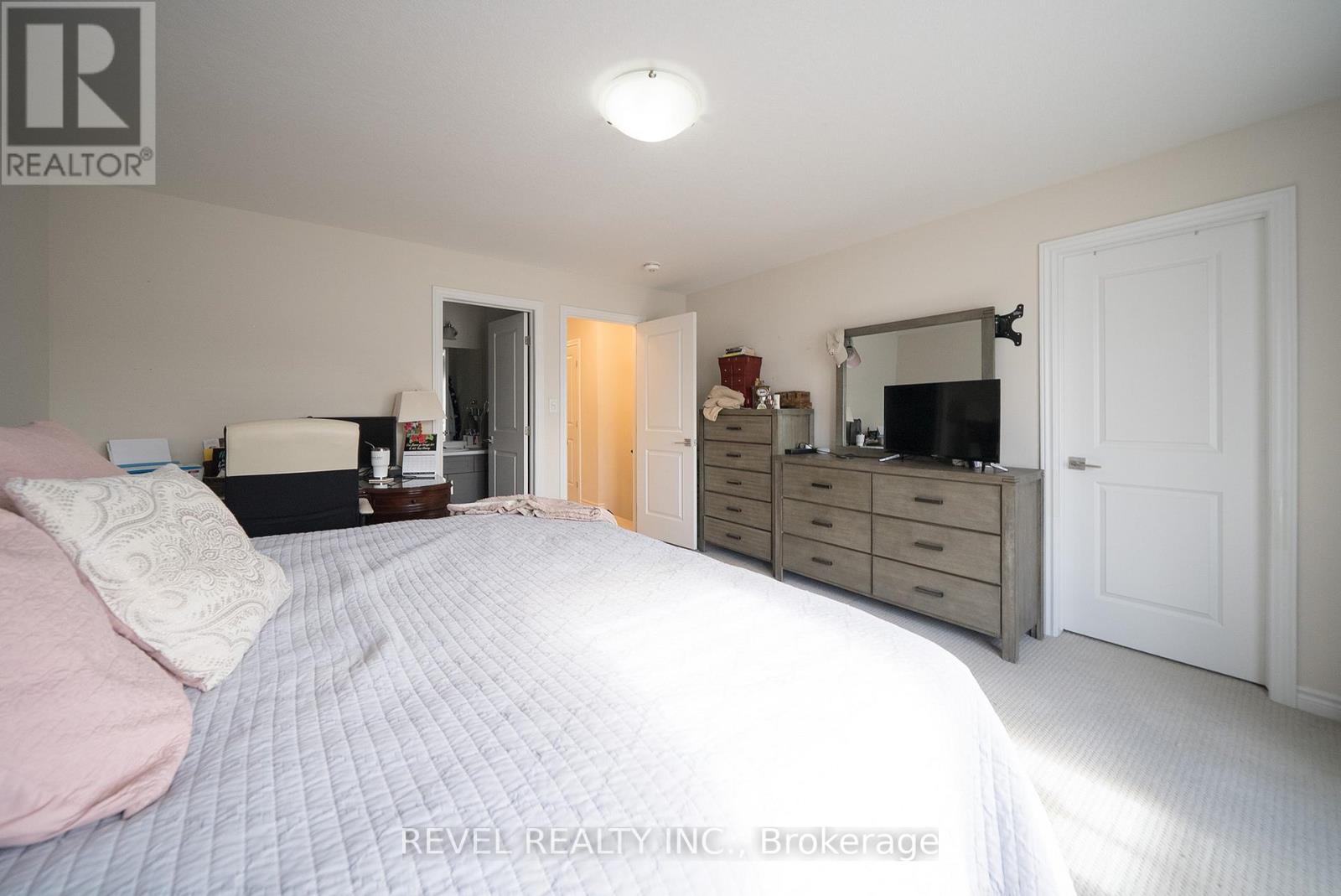 2b Vic Chambers Place, Brant, Ontario  N3L 0E7 - Photo 13 - X12511786