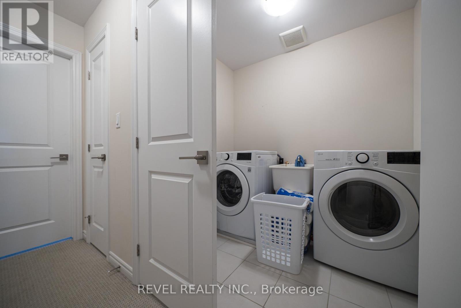 2b Vic Chambers Place, Brant, Ontario  N3L 0E7 - Photo 15 - X12511786