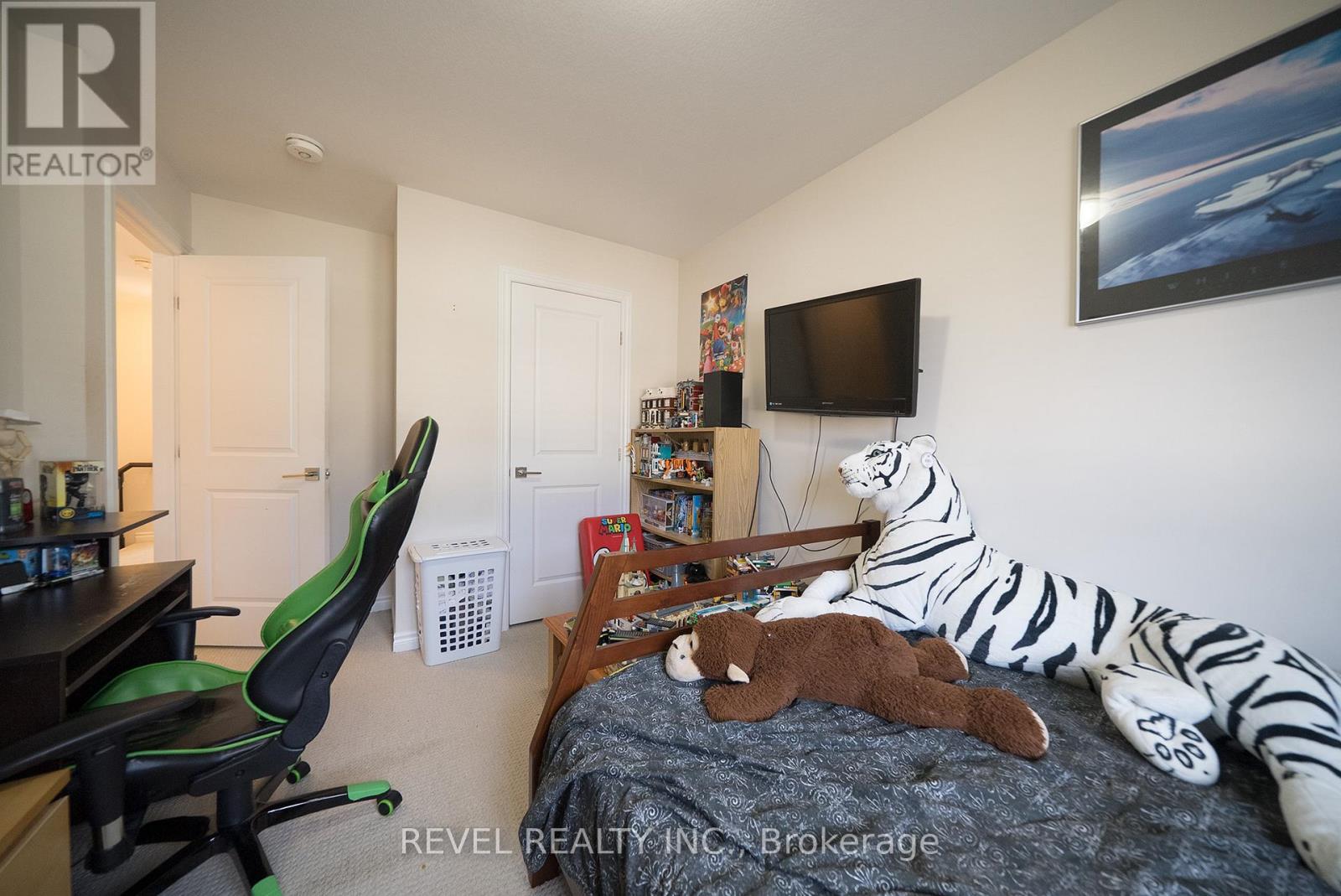 2b Vic Chambers Place, Brant, Ontario  N3L 0E7 - Photo 18 - X12511786