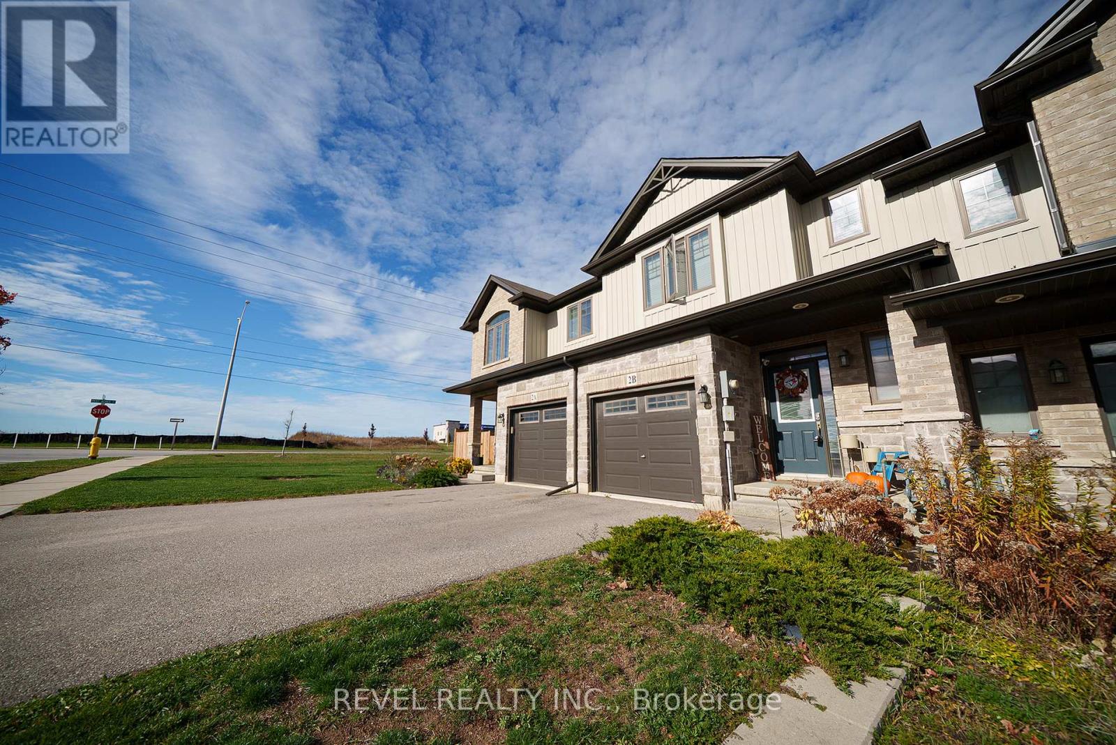 2b Vic Chambers Place, Brant, Ontario  N3L 0E7 - Photo 2 - X12511786