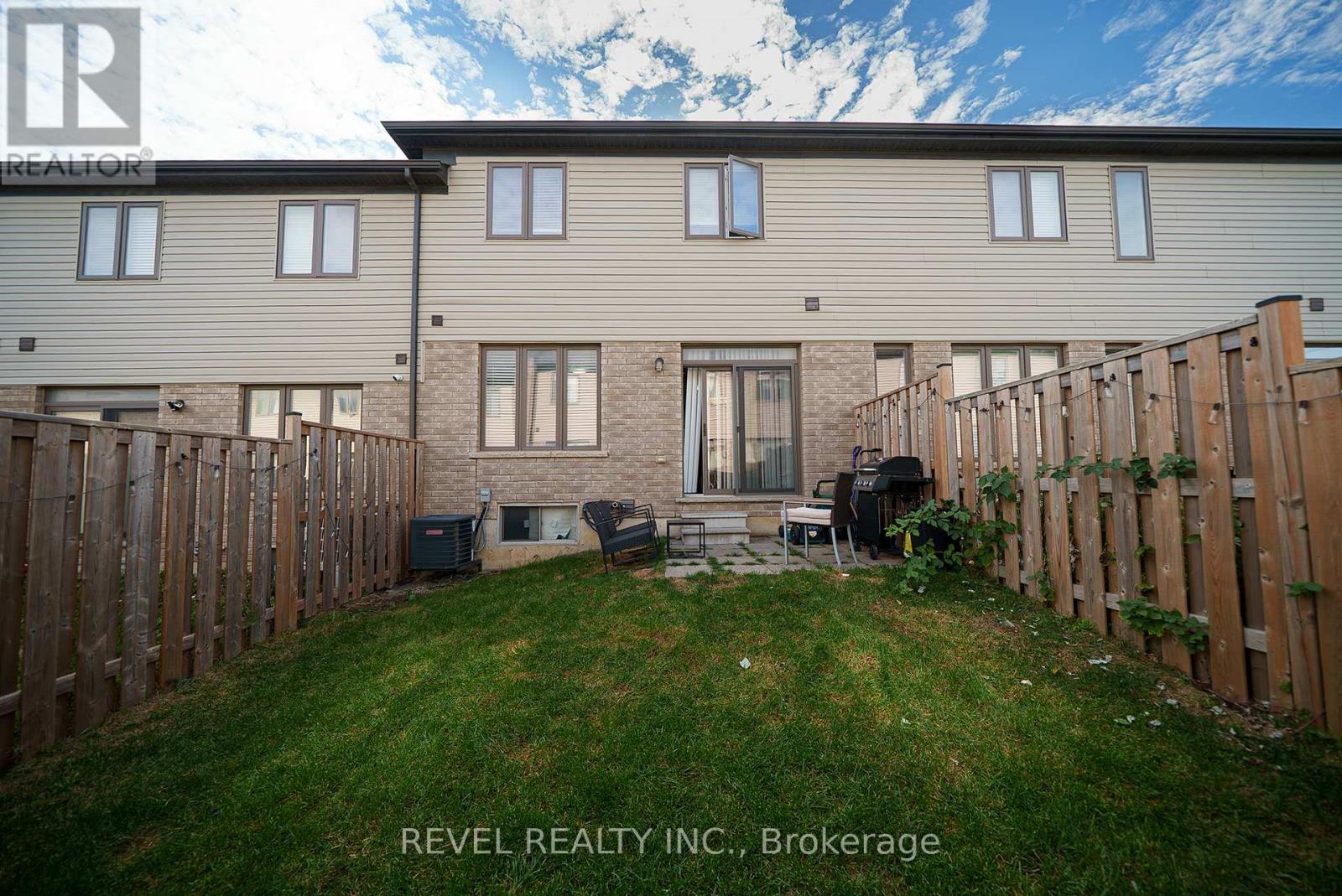 2b Vic Chambers Place, Brant, Ontario  N3L 0E7 - Photo 21 - X12511786