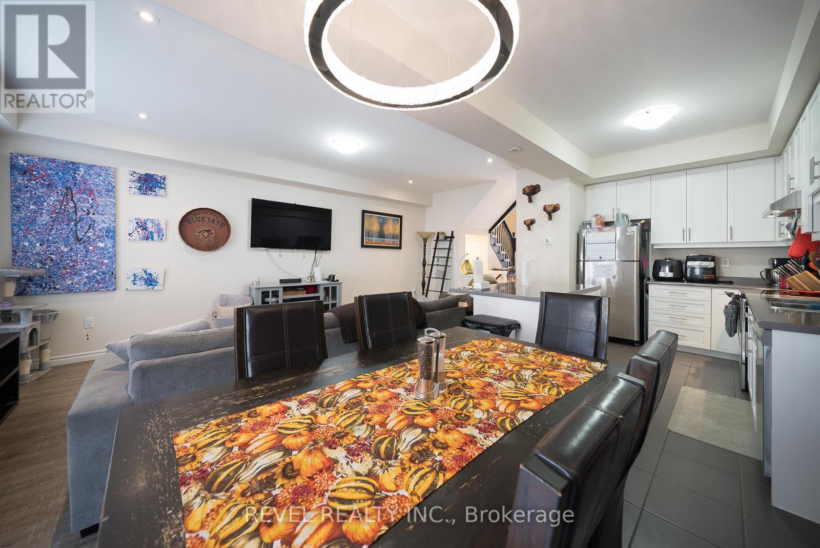 2b Vic Chambers Place, Brant, Ontario  N3L 0E7 - Photo 8 - X12511786