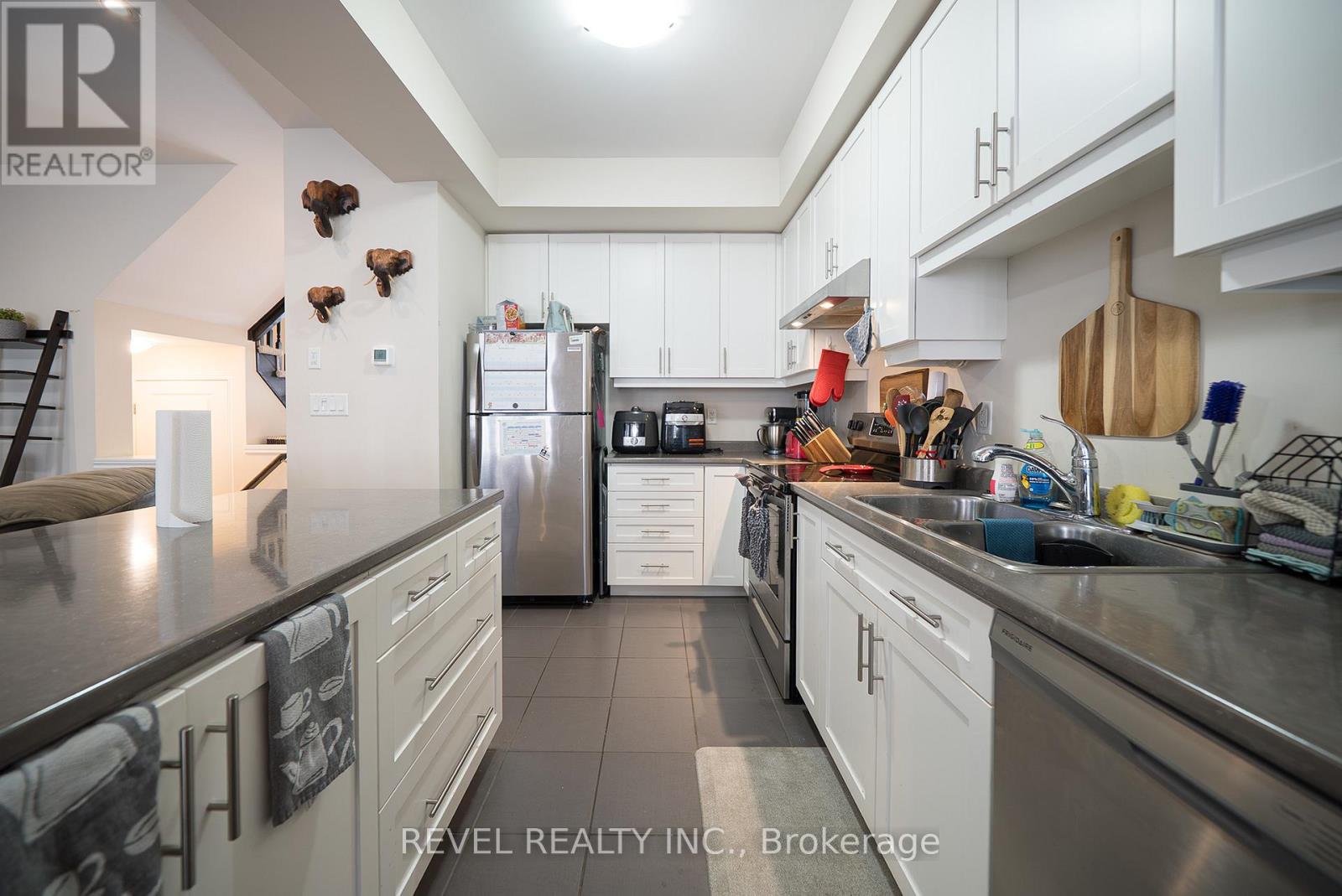 2b Vic Chambers Place, Brant, Ontario  N3L 0E7 - Photo 9 - X12511786