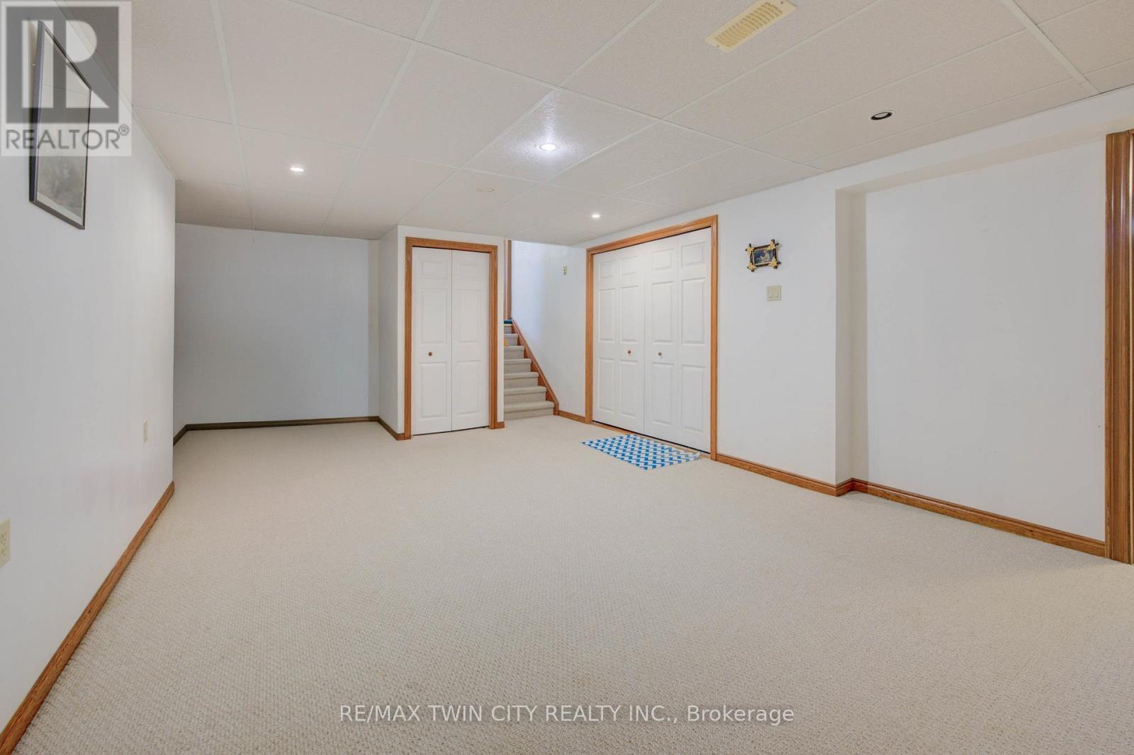 489 Northlake Drive, Waterloo, Ontario  N2V 1V5 - Photo 15 - X12511808