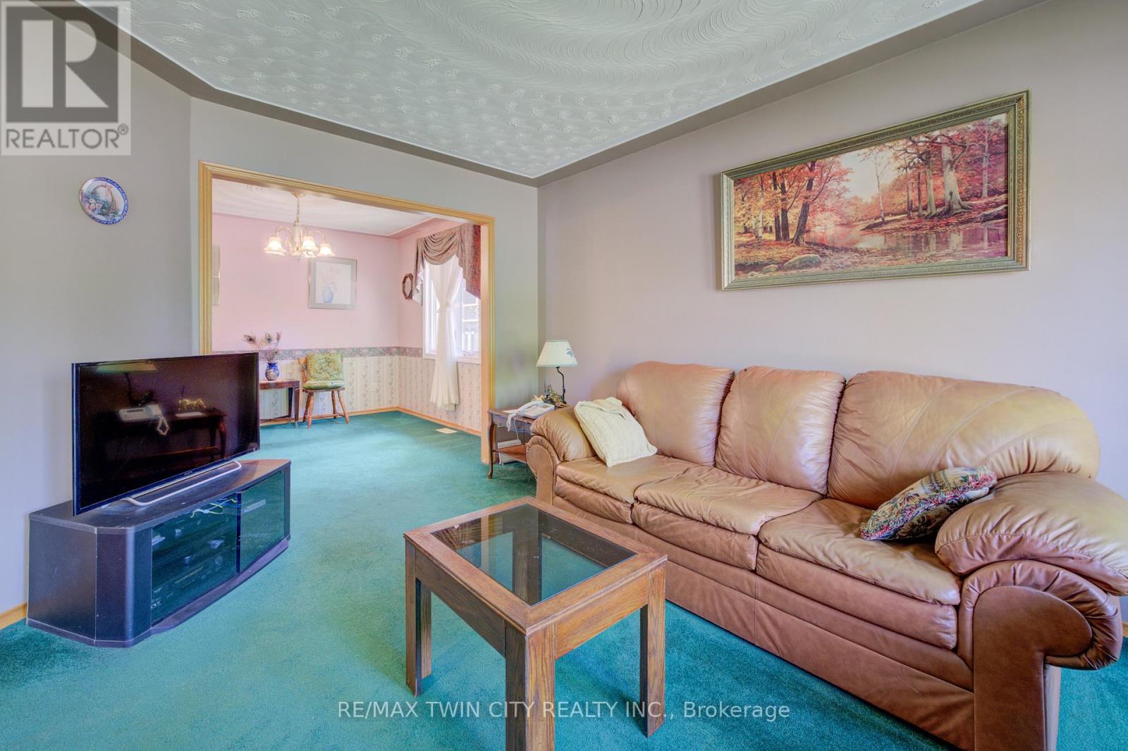 489 Northlake Drive, Waterloo, Ontario  N2V 1V5 - Photo 4 - X12511808