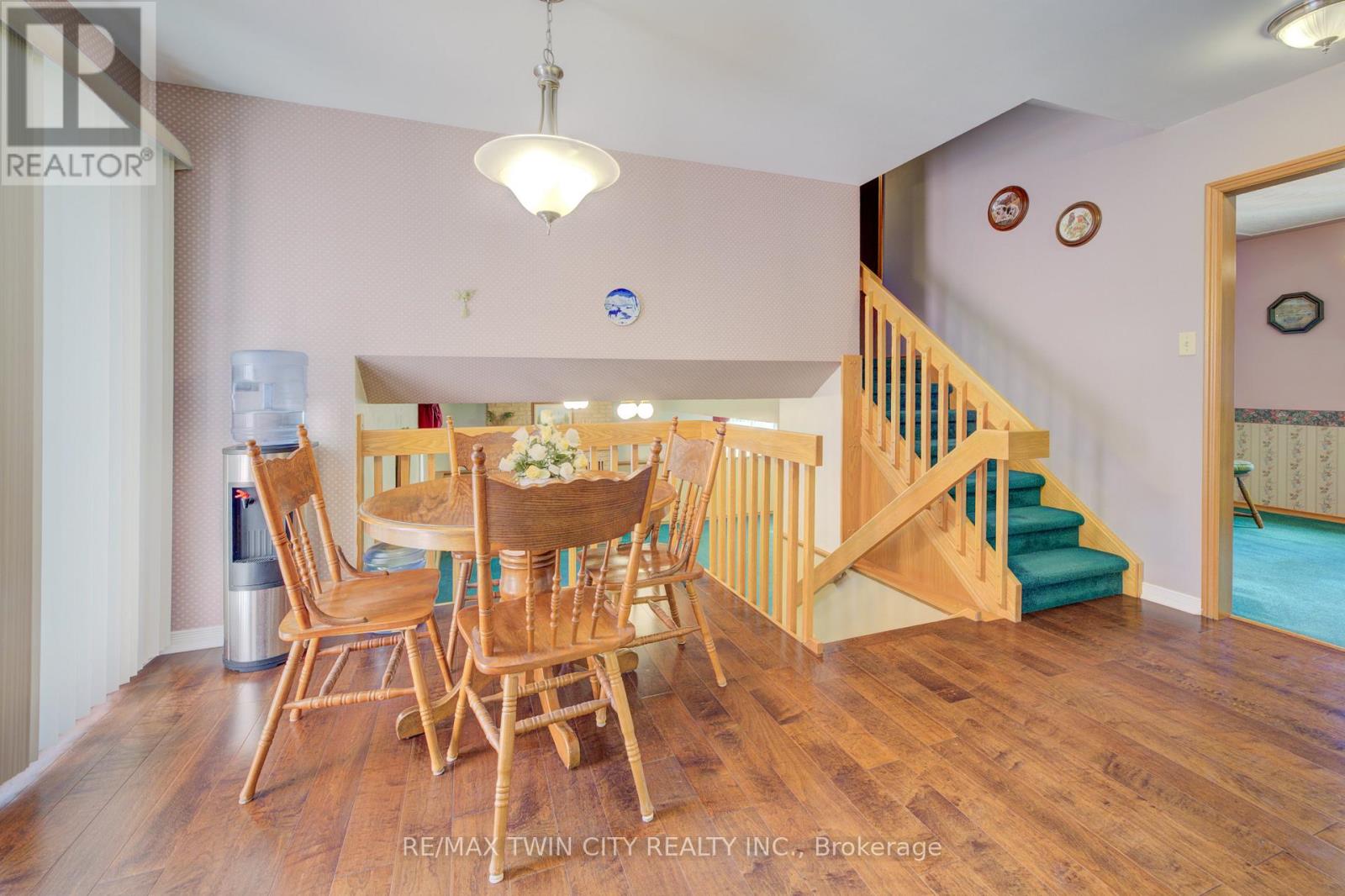 489 Northlake Drive, Waterloo, Ontario  N2V 1V5 - Photo 5 - X12511808