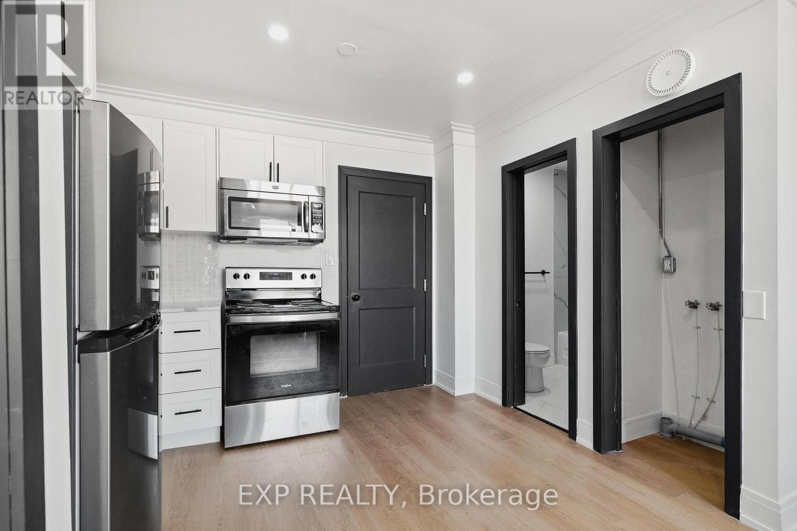 502 - 90 Carden Street, Guelph, Ontario  N1H 3A3 - Photo 2 - X12511858