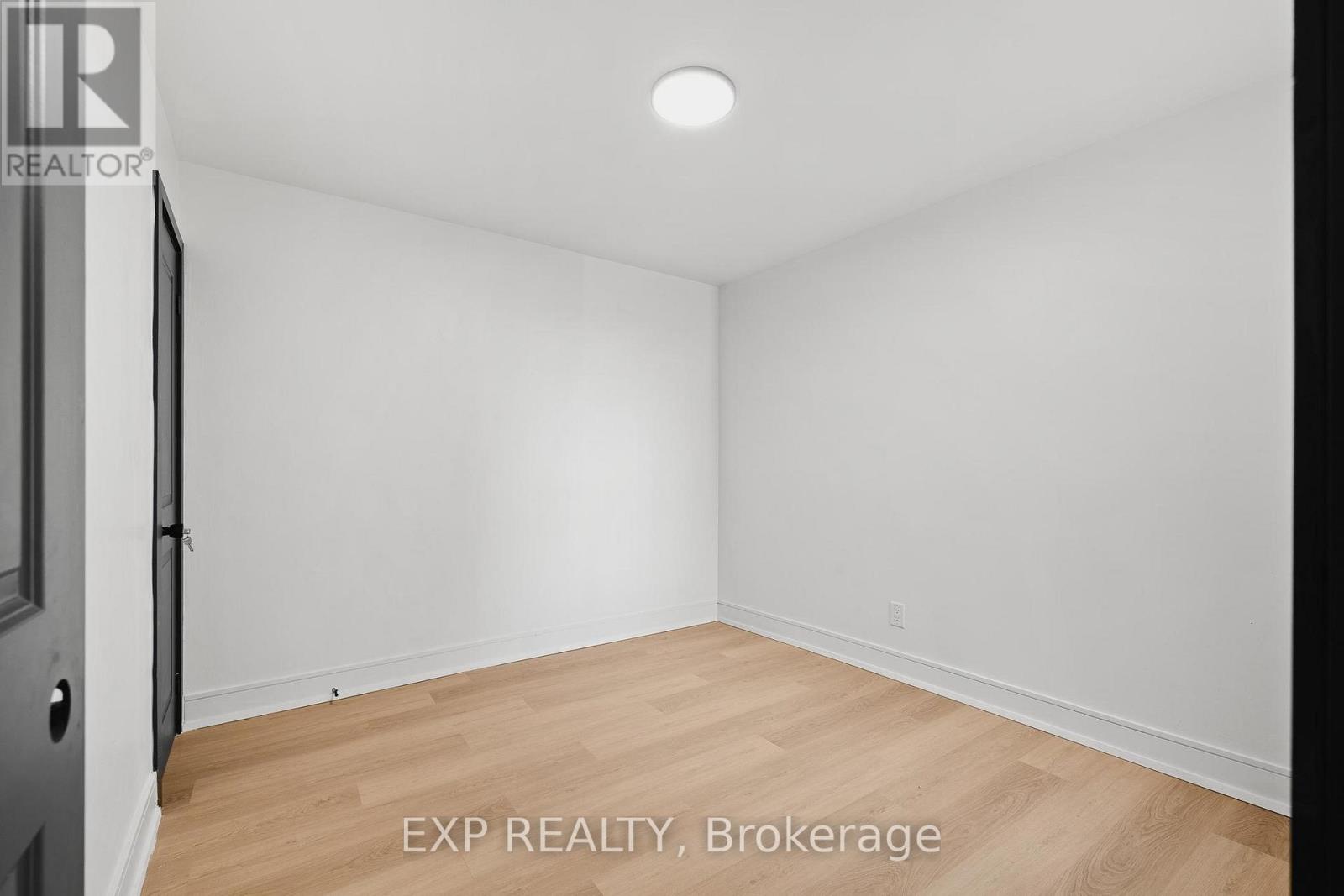 502 - 90 Carden Street, Guelph, Ontario  N1H 3A3 - Photo 5 - X12511858