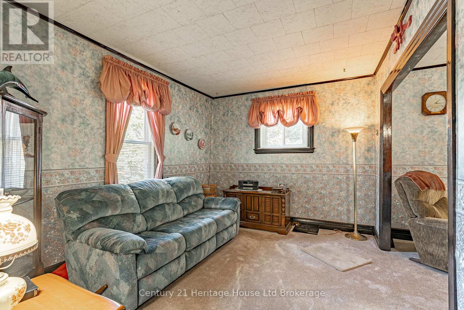 127 Clarke Street N, Woodstock, Ontario  N4S 7M6 - Photo 8 - X12412280
