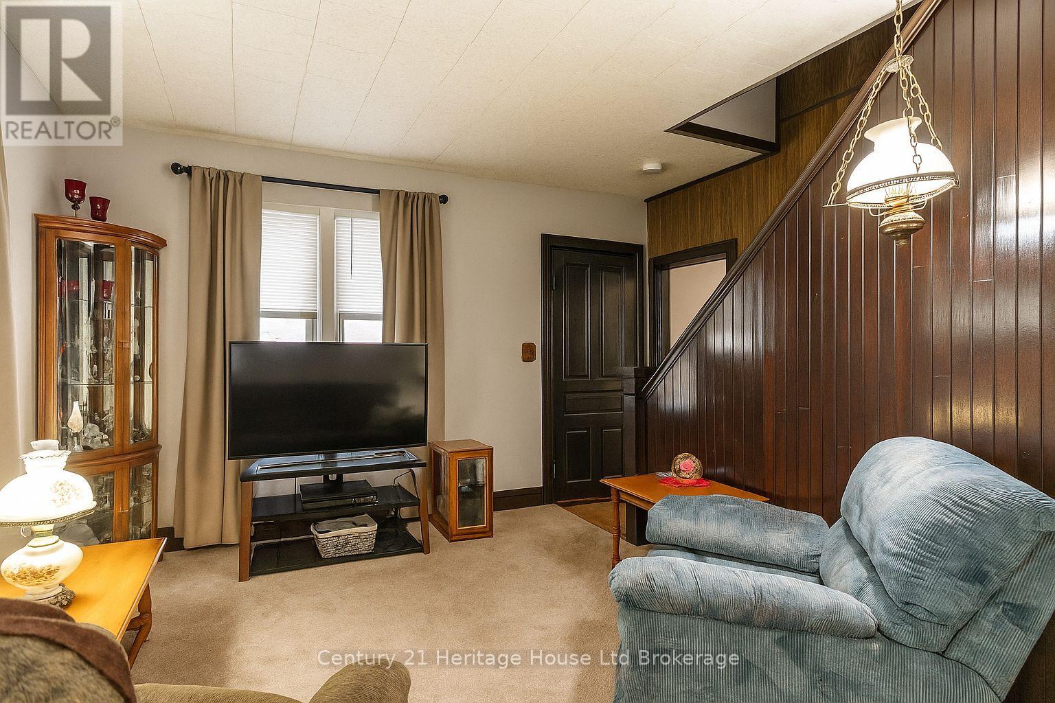 127 Clarke Street N, Woodstock, Ontario  N4S 7M6 - Photo 6 - X12412280