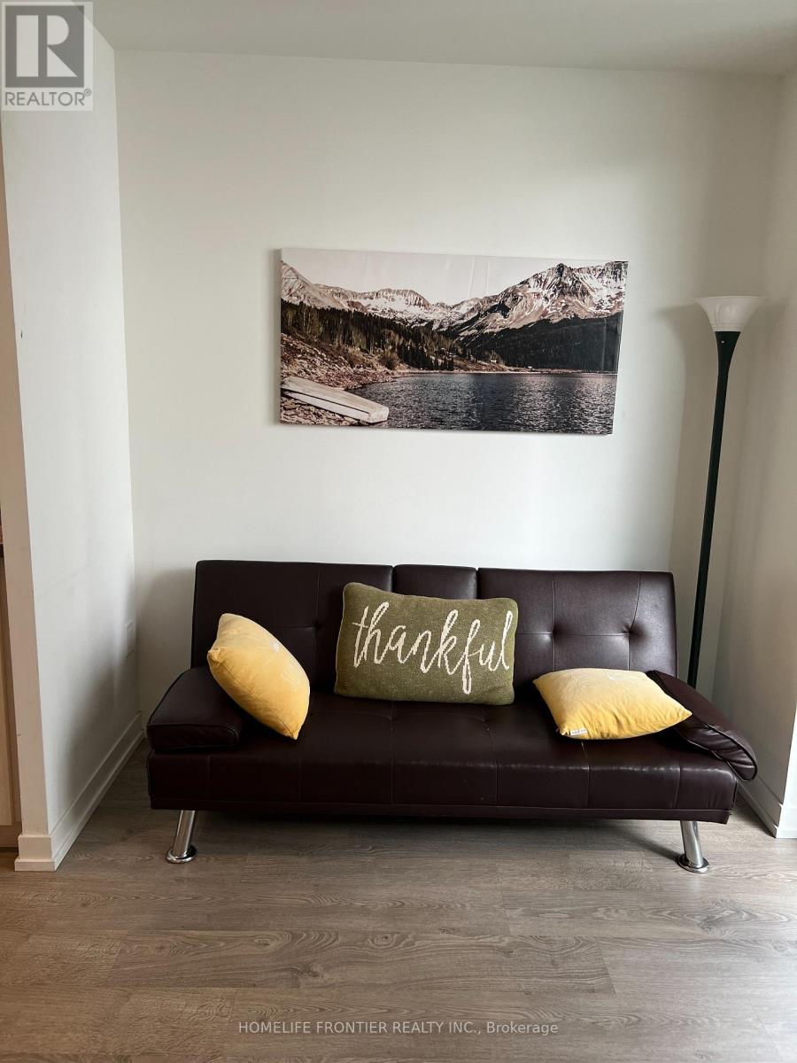 210w - 3 Rosewater Street, Richmond Hill, Ontario  L4K 5T6 - Photo 4 - N12501980