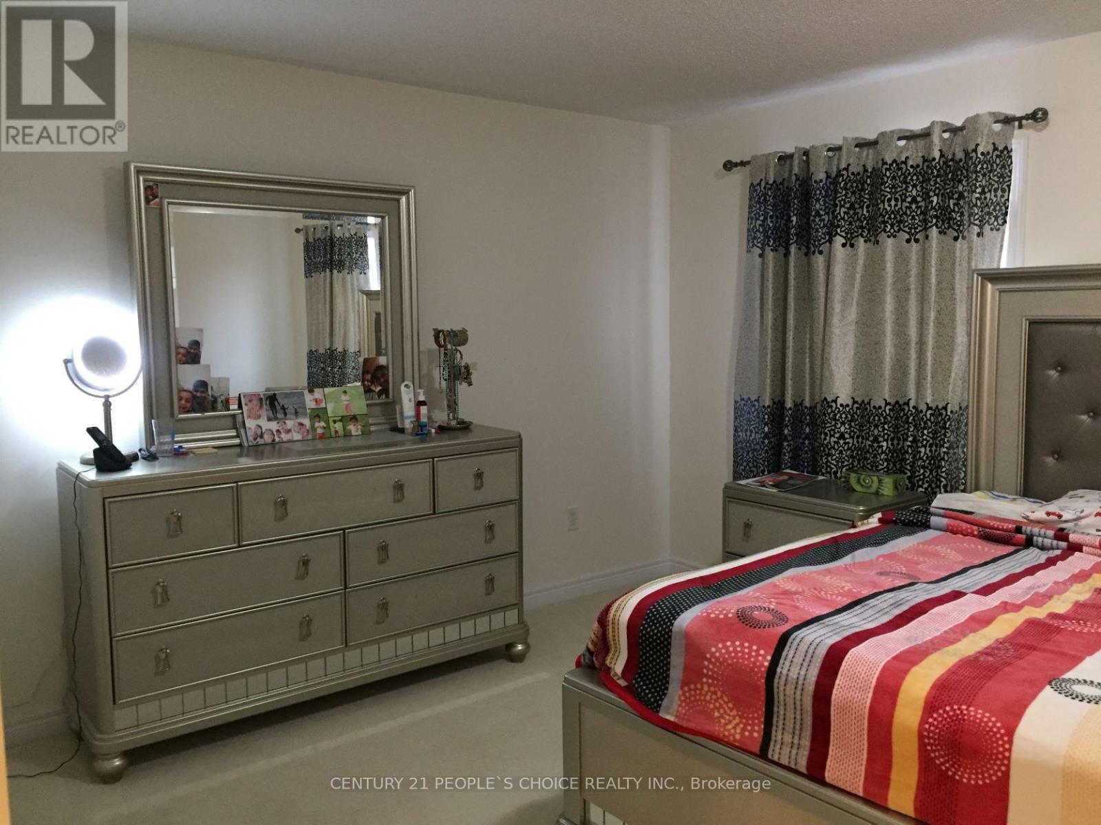 Upper - 71 Buchanan Crescent, Brampton, Ontario  L6X 5M4 - Photo 16 - W12500934