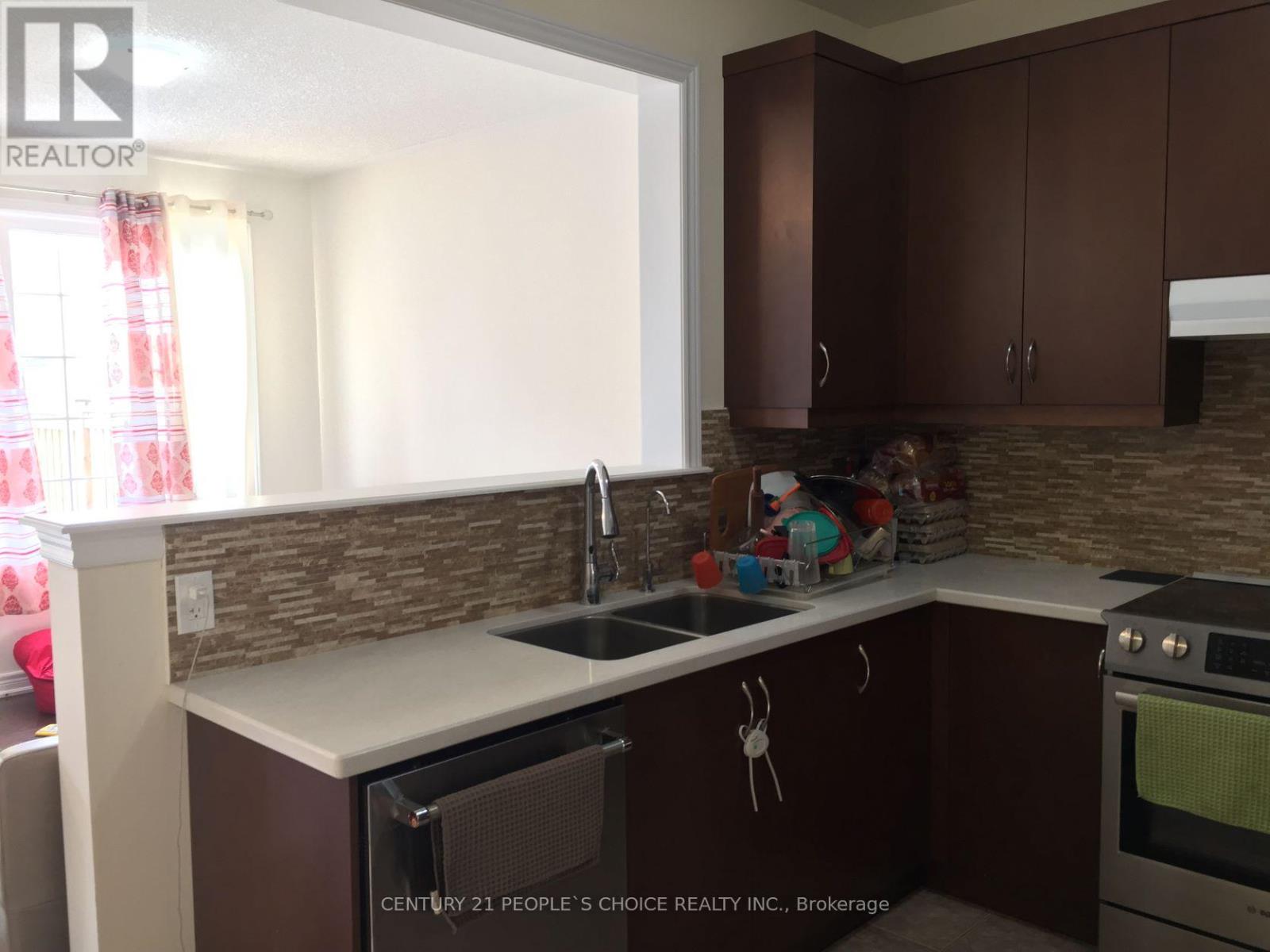 Upper - 71 Buchanan Crescent, Brampton, Ontario  L6X 5M4 - Photo 10 - W12500934