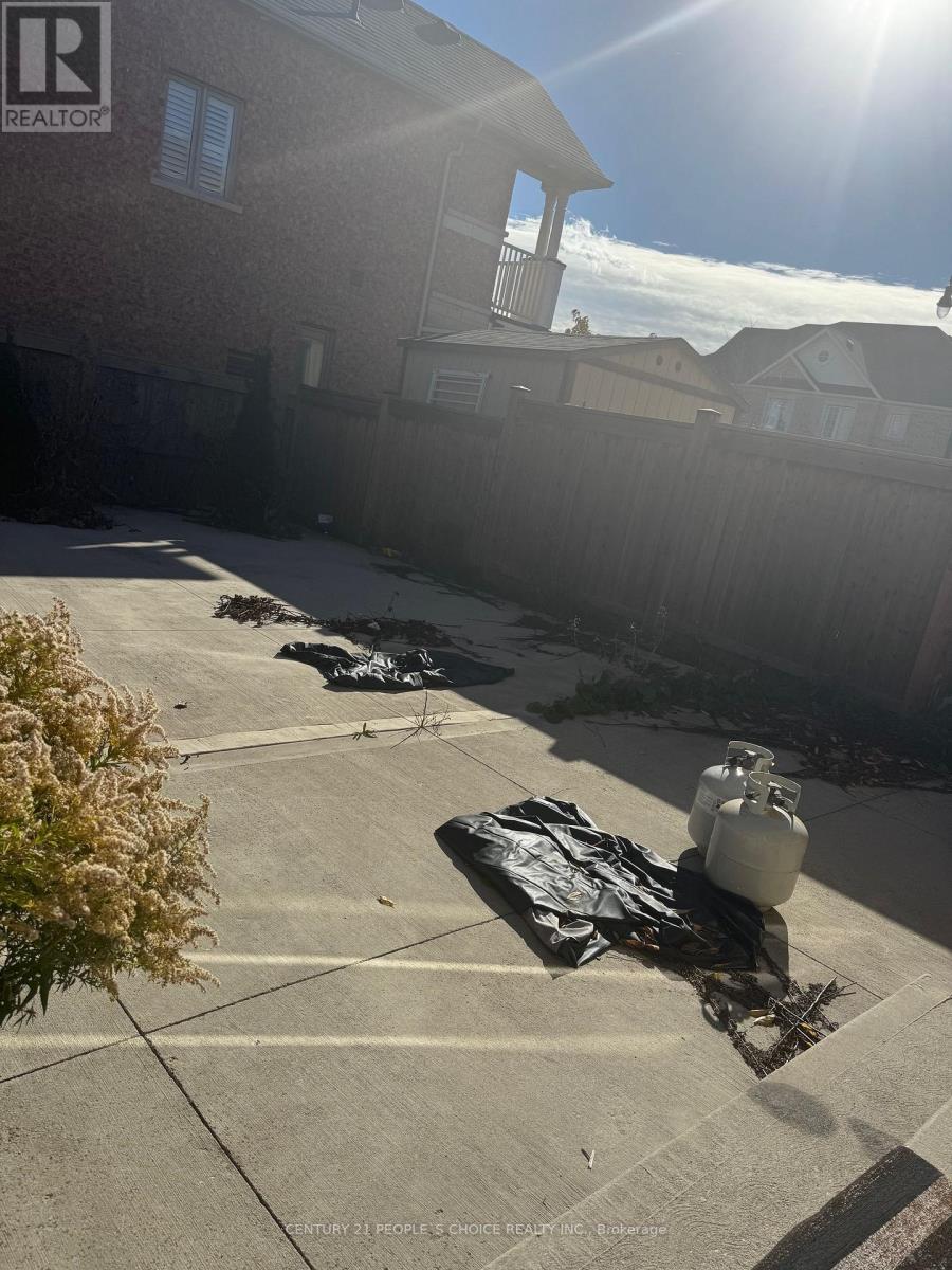 Upper - 71 Buchanan Crescent, Brampton, Ontario  L6X 5M4 - Photo 20 - W12500934