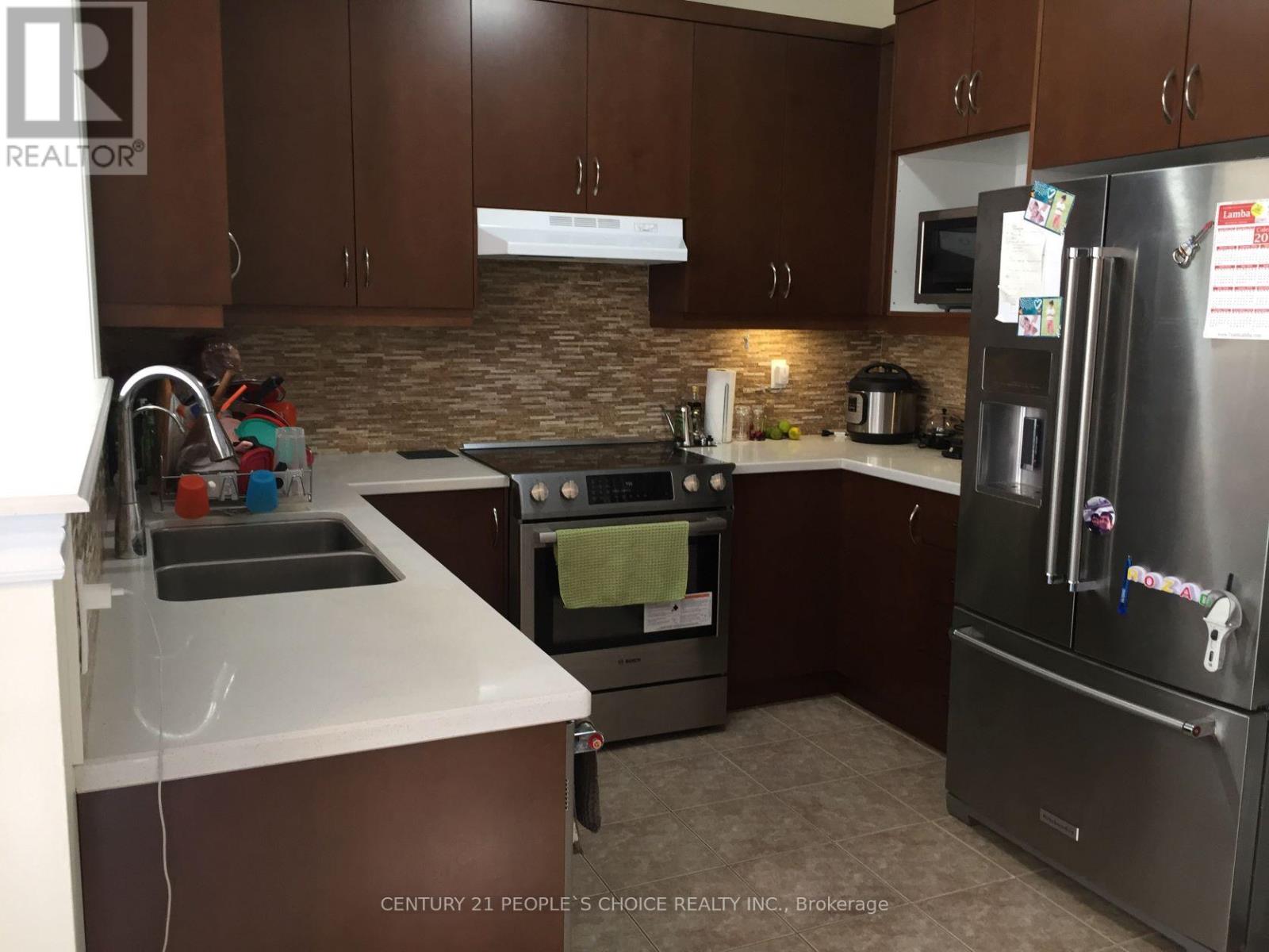 Upper - 71 Buchanan Crescent, Brampton, Ontario  L6X 5M4 - Photo 11 - W12500934