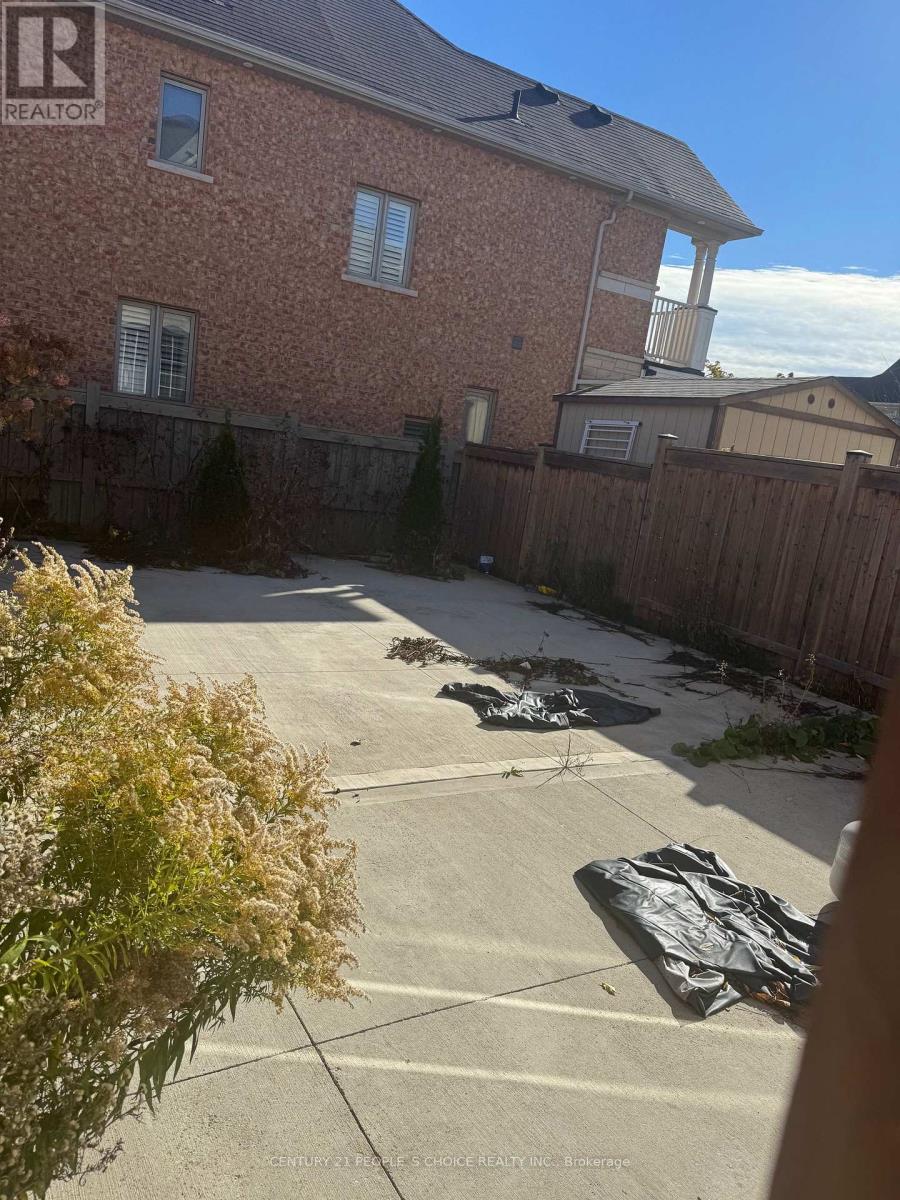 Upper - 71 Buchanan Crescent, Brampton, Ontario  L6X 5M4 - Photo 22 - W12500934