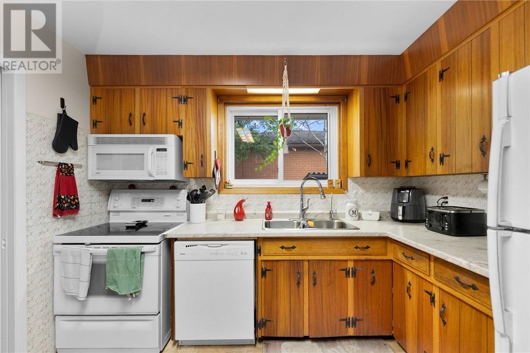 1203 Voyageur Street, Sudbury, Ontario  P3A 3Z5 - Photo 12 - 2125501