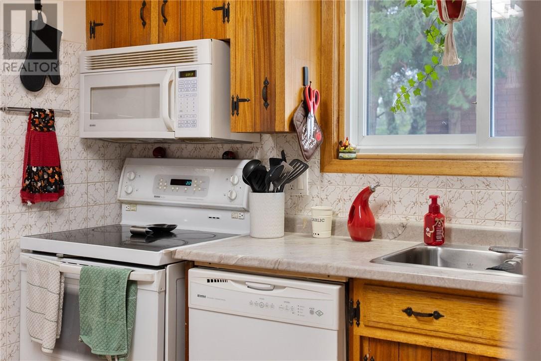 1203 Voyageur Street, Sudbury, Ontario  P3A 3Z5 - Photo 11 - 2125501