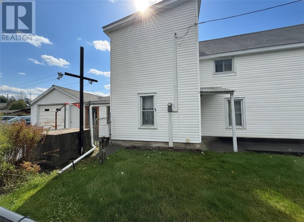 78 Huron Avenue, Blind River, Ontario P0R 1B0 - Photo 4 - 2125492