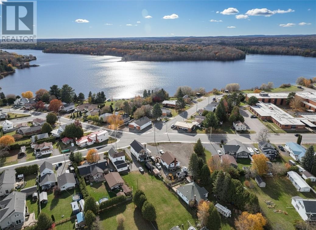 78 Huron Avenue, Blind River, Ontario P0R 1B0 - Photo 7 - 2125492