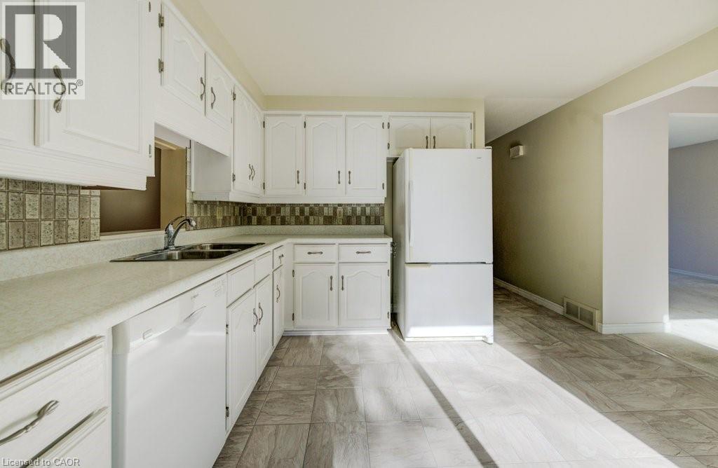 14 Broadview Court, Kitchener, Ontario  N2A 2X8 - Photo 16 - 40784767