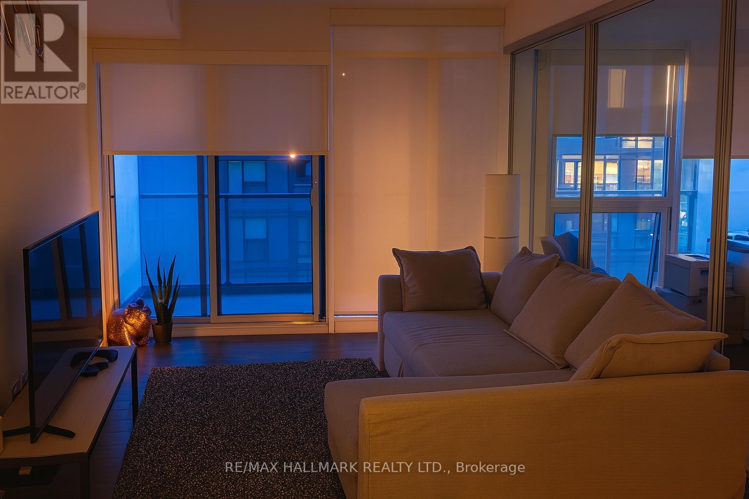 506 - 90 Queens Wharf Road, Toronto, Ontario  M5V 0E6 - Photo 11 - C12511906