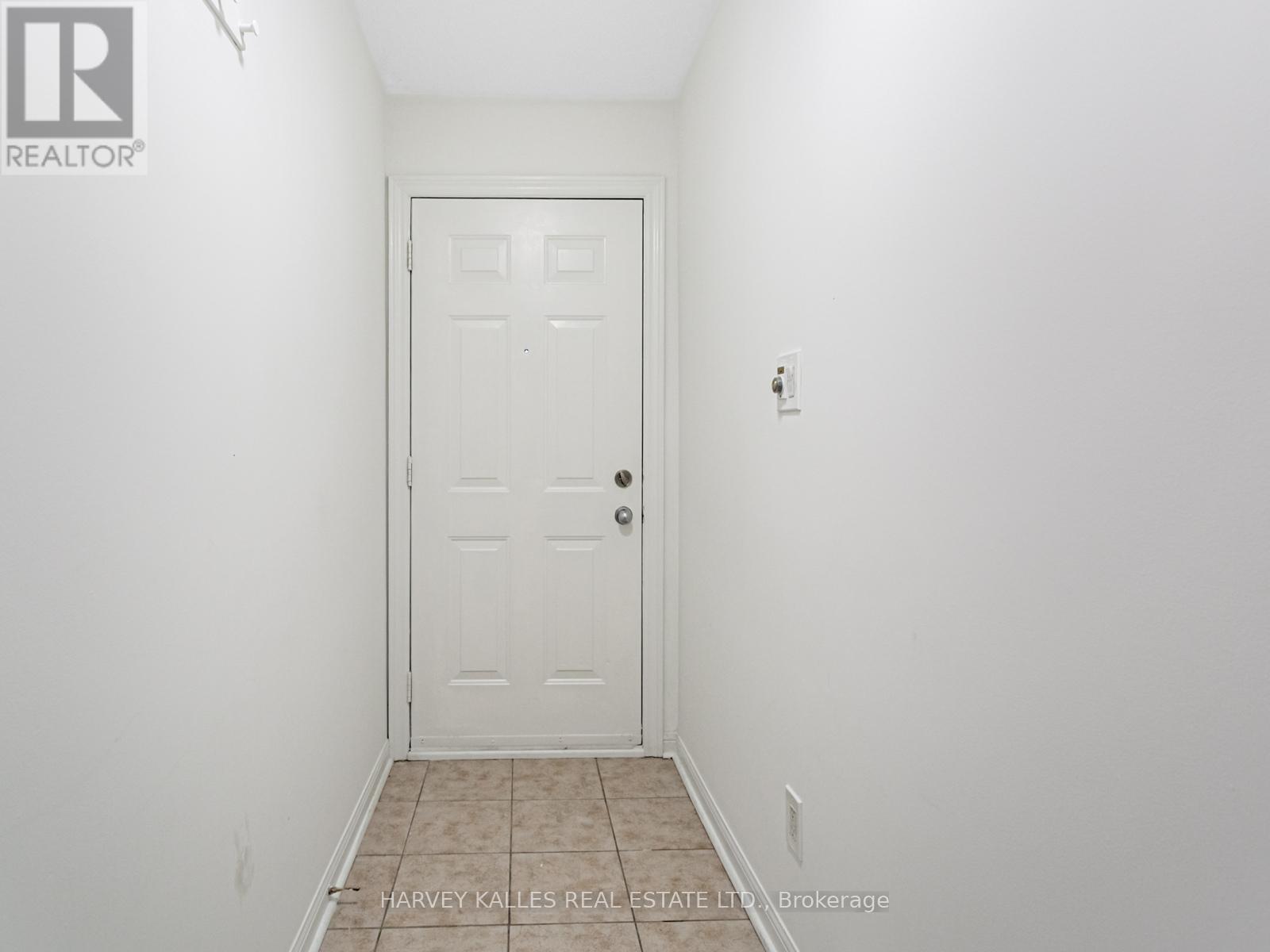 250 - 2 Shaw Street, Toronto, Ontario  M6K 3N5 - Photo 5 - C12511926