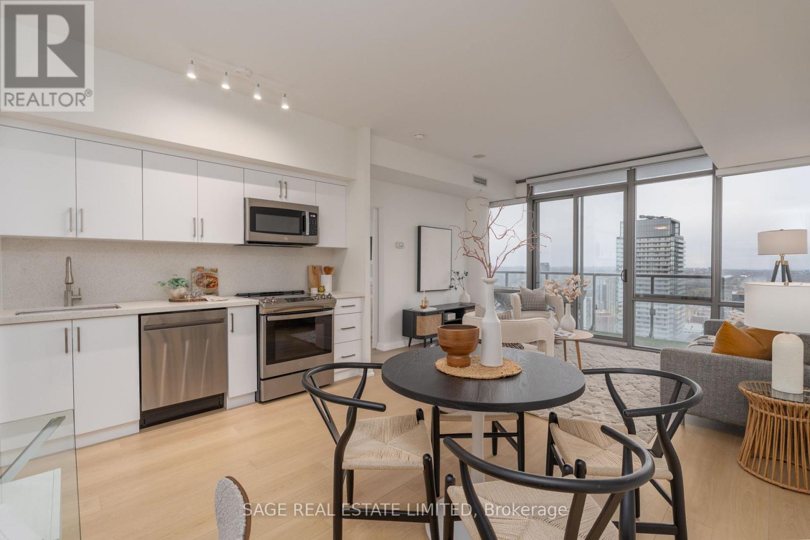 4706 - 832 BAY STREET, Toronto, Ontario